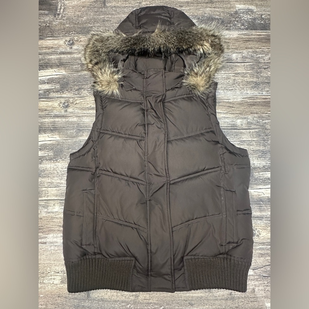 GAP Vest - Brown Puffer Vest with Faux Fur Trim - Medium - GUC